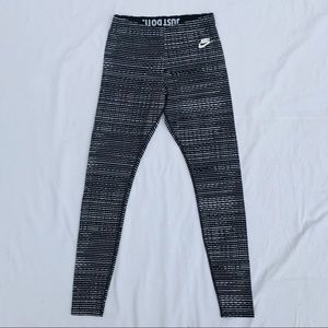 NIKE Just Do It Leg-A-See Print Leggings